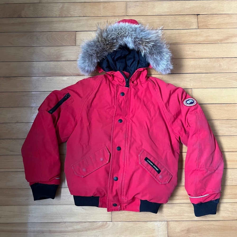 Canada Goose Chilliwack Bomber Jacket Red Youth Medium 10-12 Down Fur Hood